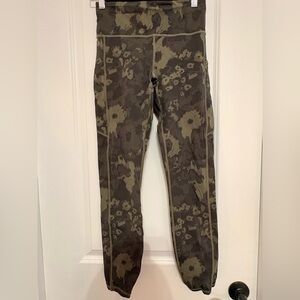Vuori Green Camouflage Leggings (has back zip pocket and pockets in front)